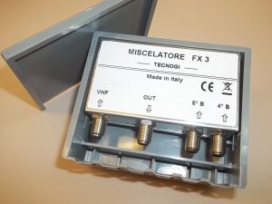 FX 3 Tre ingressi VHF + 4°B + 5°B Una uscita