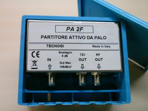 PA 2F Partitore da palo attivo Guadagno 6dB Separazione 20dB